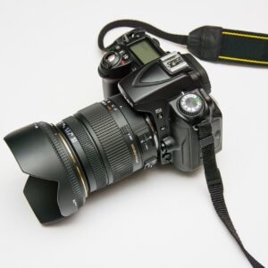 Camara Canon R100 Mirrorless Travel Kit