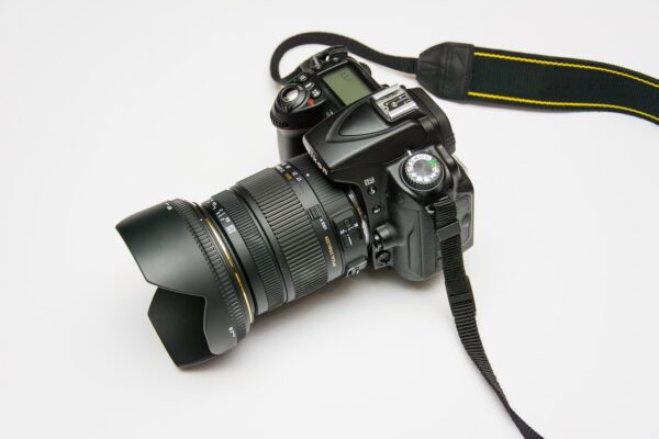 Camara Canon R100 Mirrorless Travel Kit